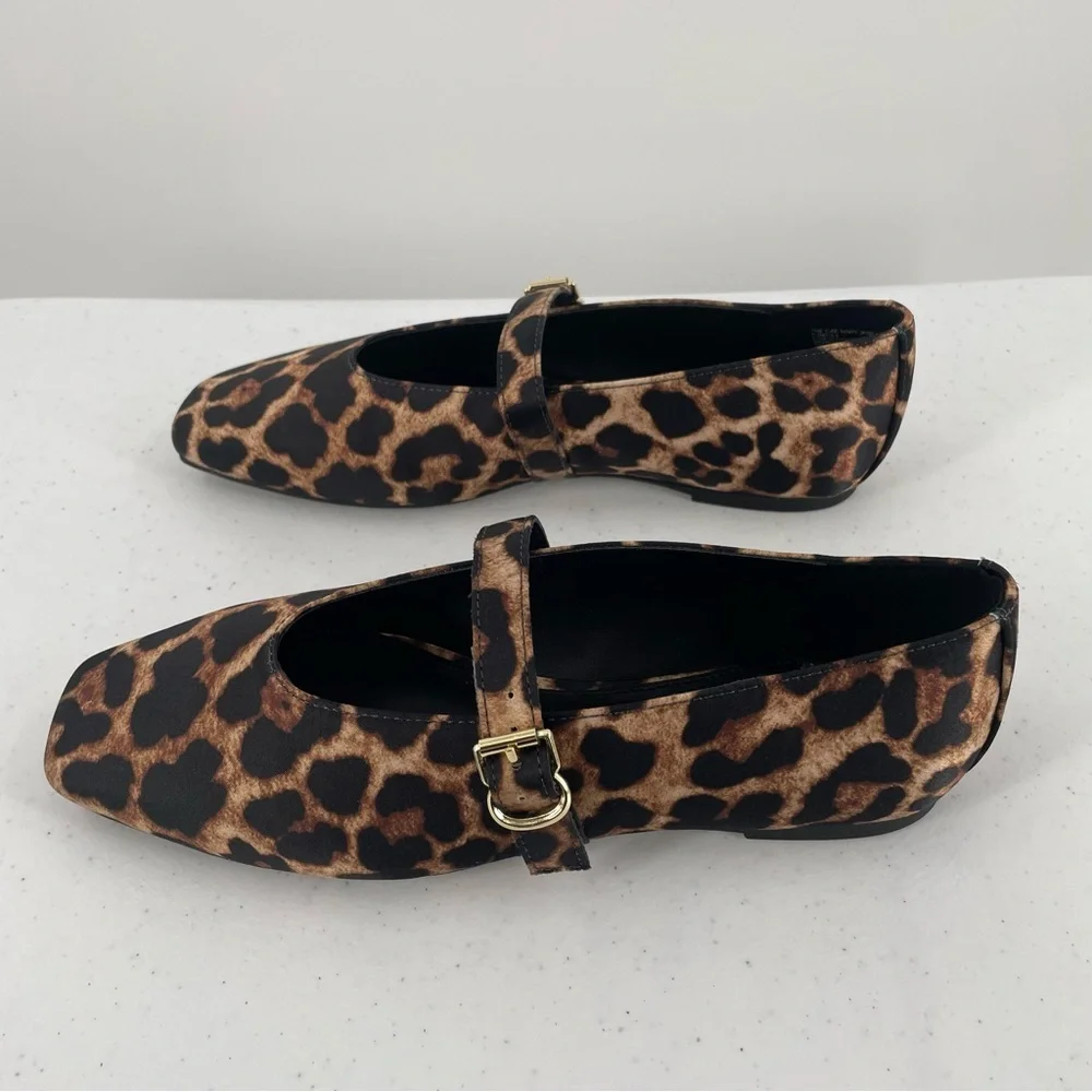 NIB Katy Perry Leopard Print Evie Mary Jane Gold Hardware Flats Size 5.5M Casual